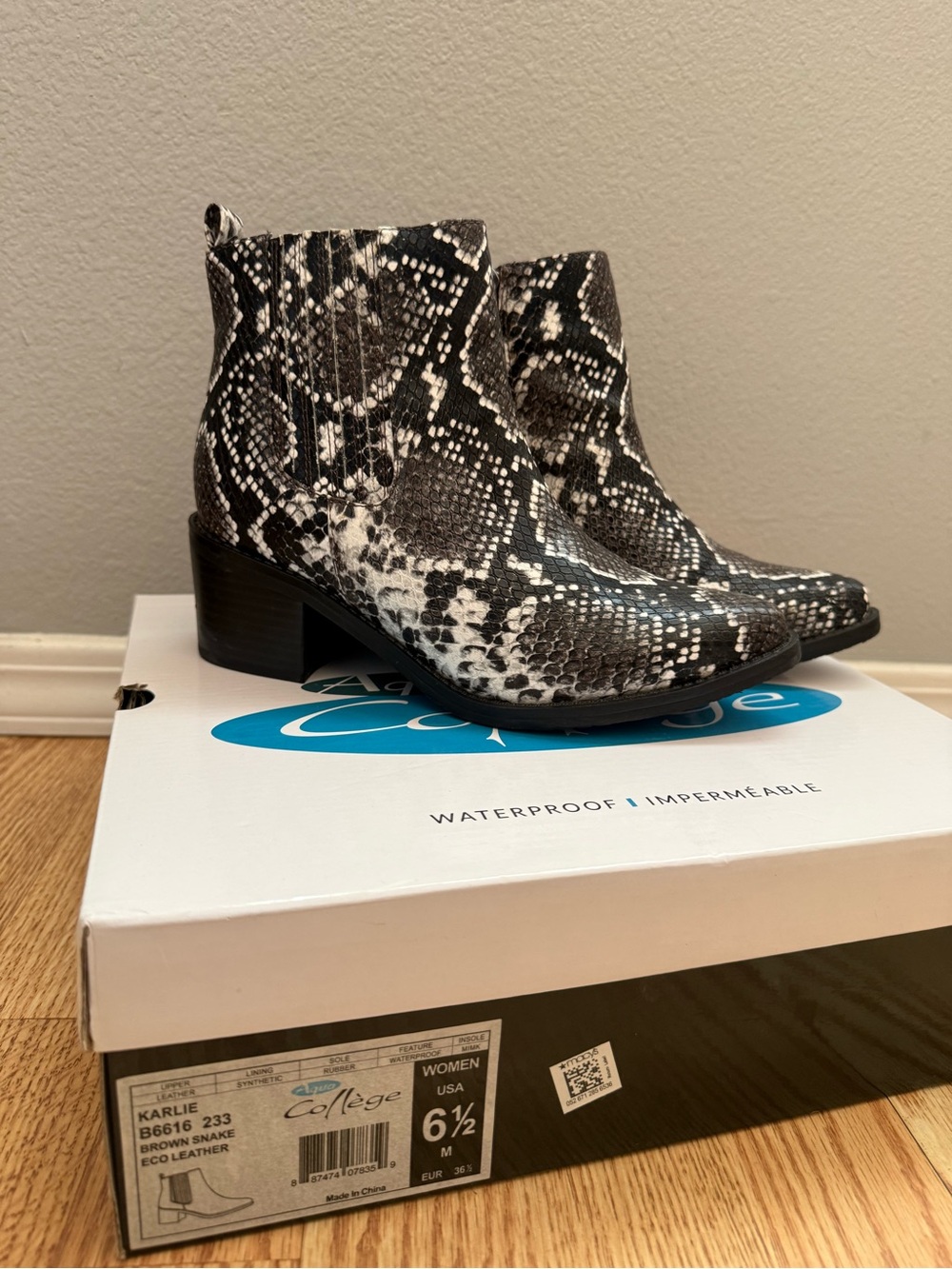 Aqua College Black & White Snake-Print Ankle Boots - Women